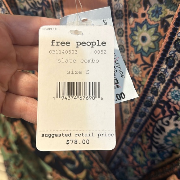 FREE PEOPLE TOP - Picture 5 of 6